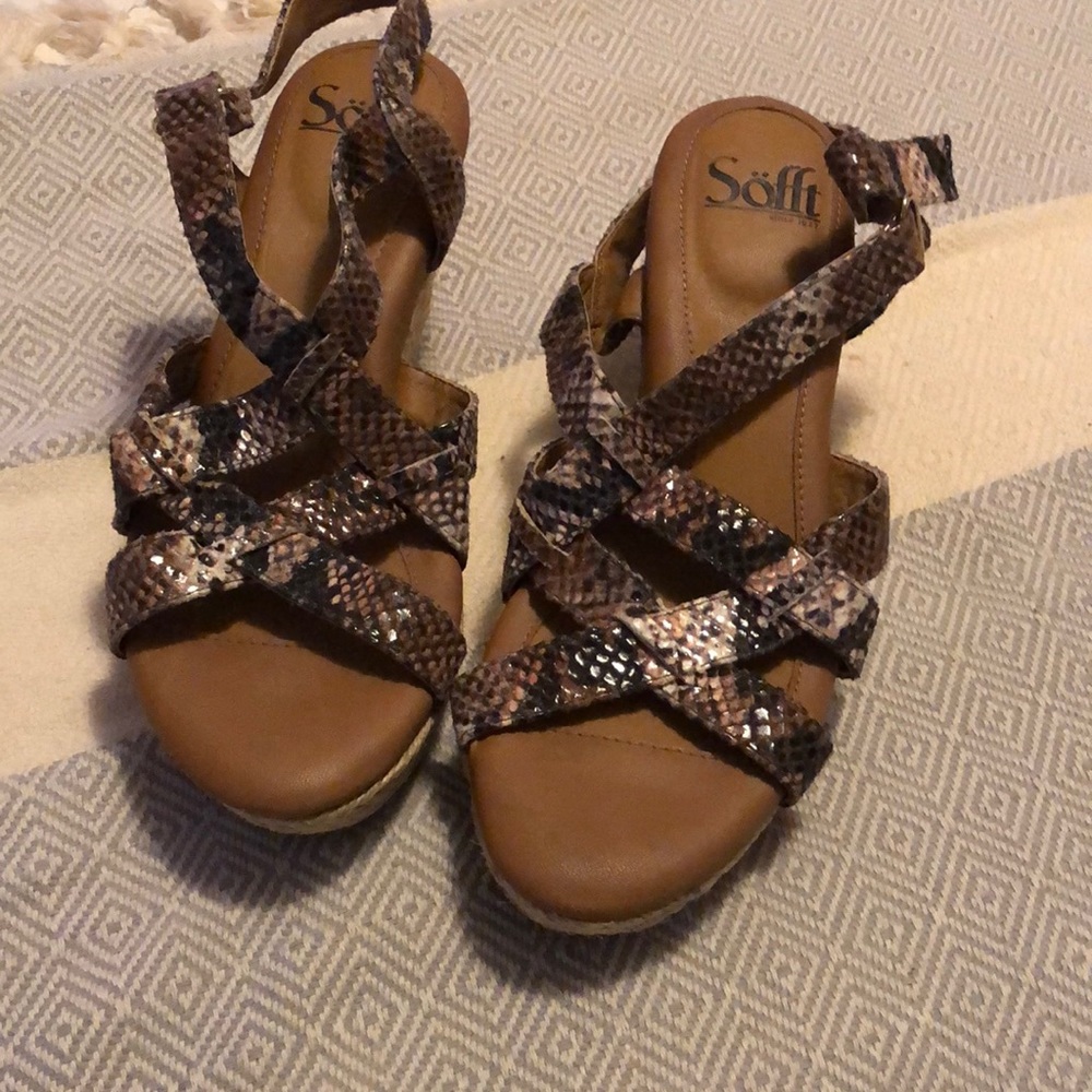 Faux snakeskin wedges